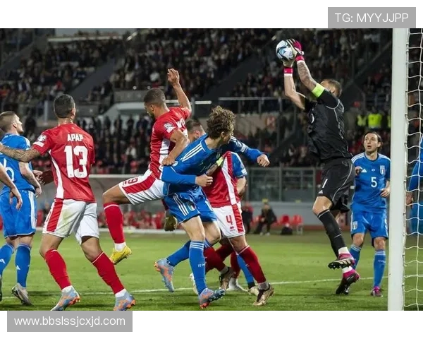 足球比赛中的高强度防守与反击转化